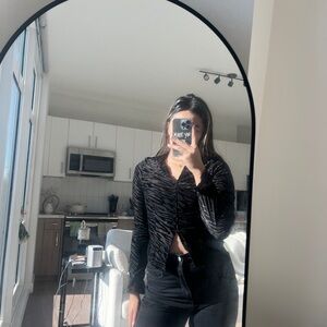 animal print black long sleeve top